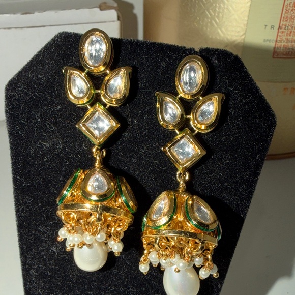 Elegant Gold and Green Drop jhumka Earrings - Picture 3 of 8
